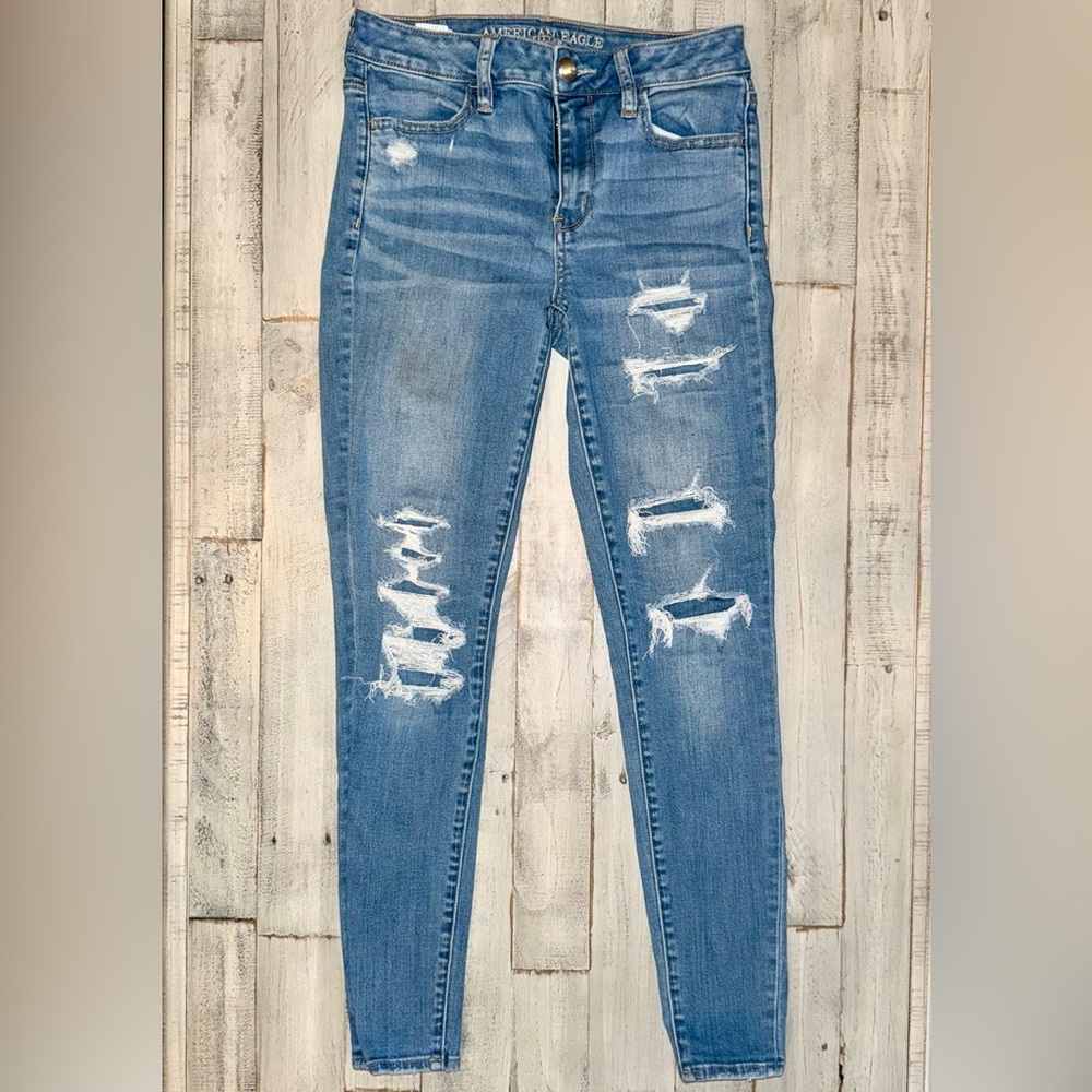 American Eagle Light Distressd Hi Rise Jeggings size 2 VGUC